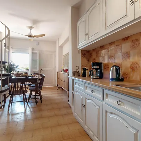 Aethra Country 3-floor Slim By New Era Apartmán