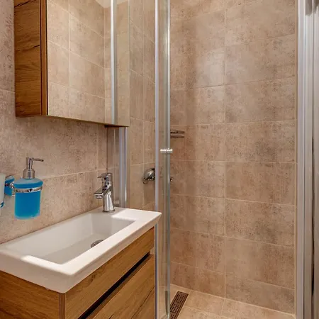 Aethra Country 3-floor Slim By New Era Apartmán Áno Korakiána