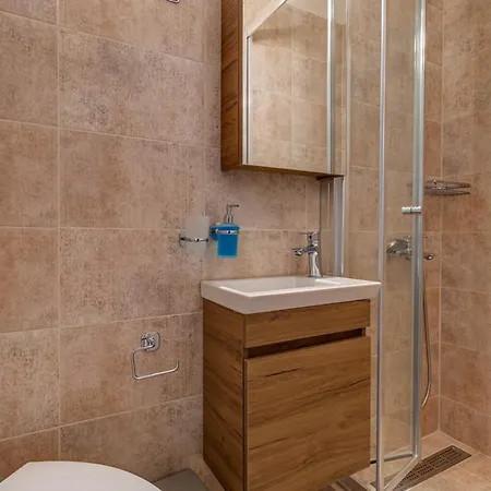 Aethra Country 3-floor Slim By New Era Apartmán